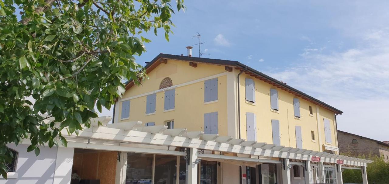 Отель Il Borgo Модена Экстерьер фото